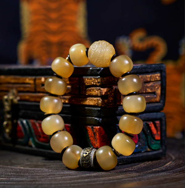 COURAGEOUS SPIRIT YAK HORN BRACELET BY KAILASH ENERGY